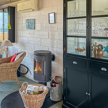 Cozy In Tranekaer With Kitchen Holiday home Hou (Syddanmark)